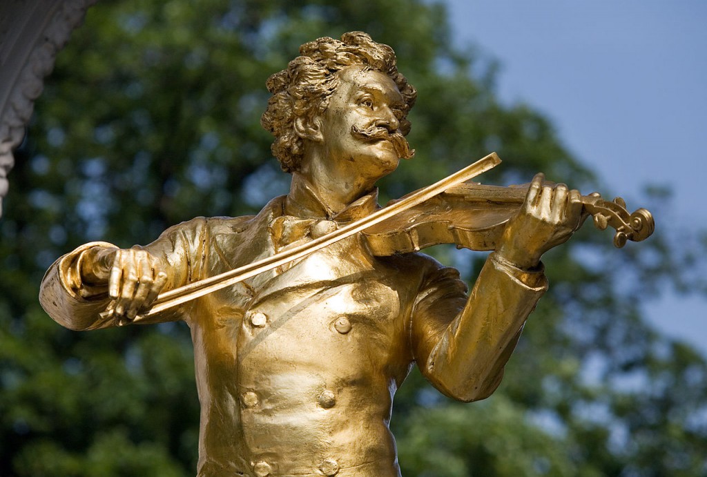 Vienna_-_Johann_Strauss_Monument_in_Stadt_Park